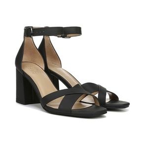 Naturalizer Maggie sandal in black synthetic